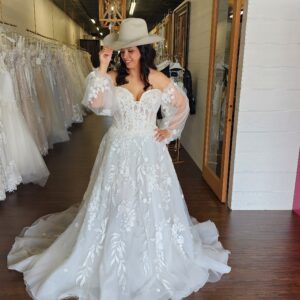 Plus Size strapless Corset Bridal Lace Wedding Dress with Off the Shoulder Long Sleeves